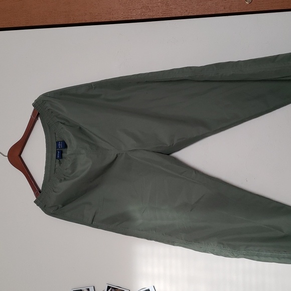 IZOD Windbreaker Quarter Zip Set - Picture 6 of 8